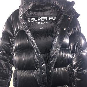 Aritzia Super Puff in Black Liquid Shine